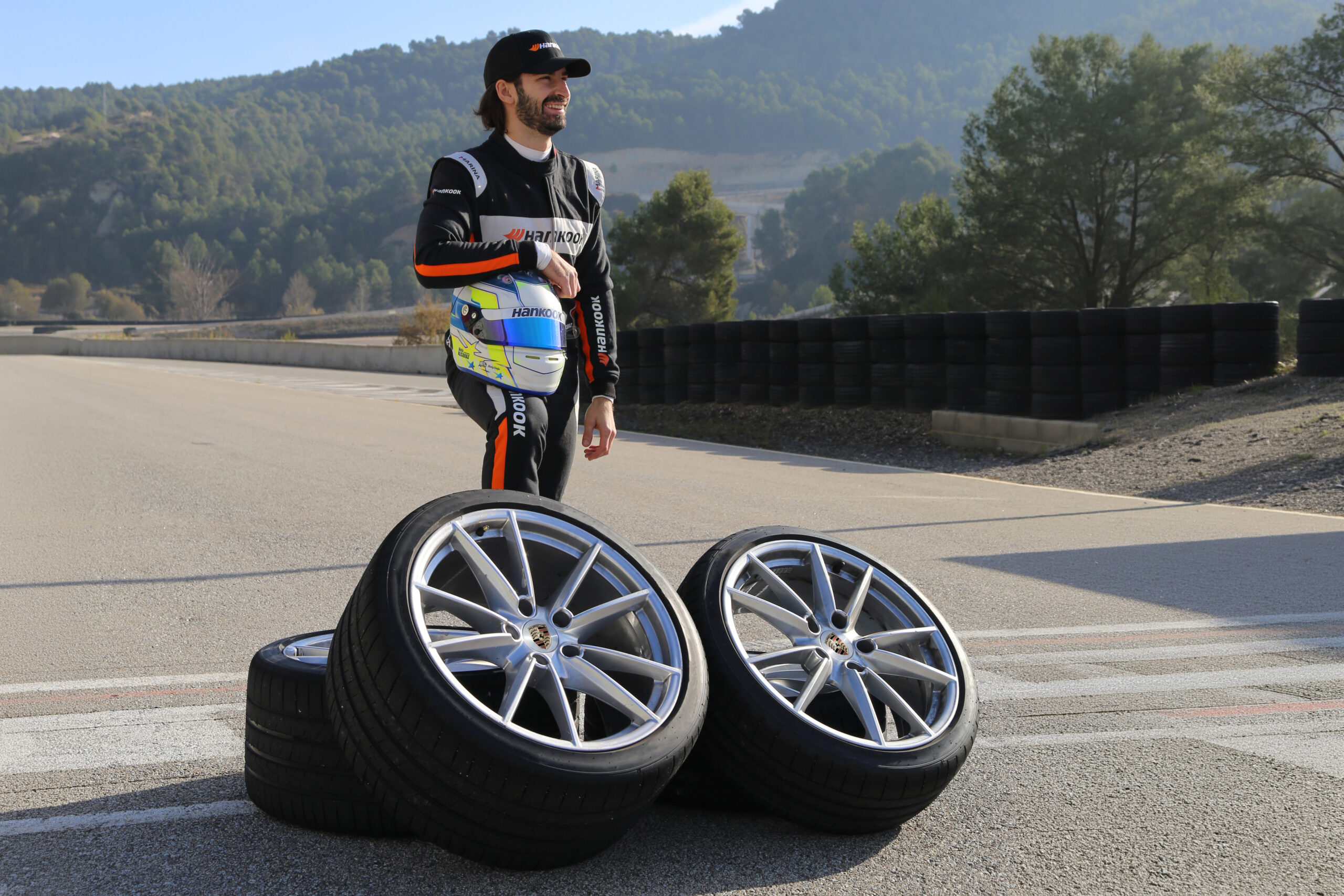 Hankook Ventus S1 evo Z becomes Porsche 911 Carrera factory fitment in 19/20-inch sizes
